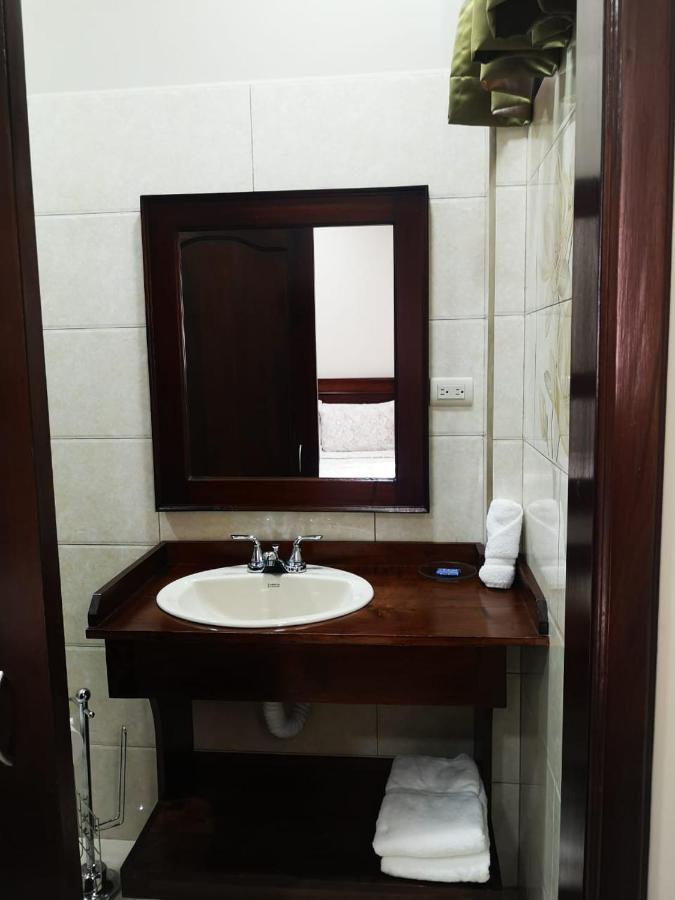 Hotel Y Residencia La Cofradia Santa Rosa de Copán Екстериор снимка